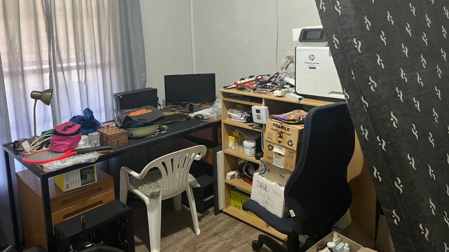 2 Bedroom Property for Sale in Napier Western Cape